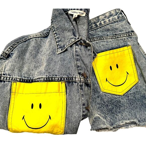 Mainstrip – Denim Smiley Face Shorts (Jacket Listed Separately) – Medium - Picture 6 of 8